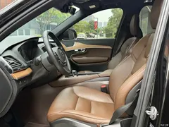 2022 Volvo XC90 B5 Zhixing Luxury 7-seater, чёрный — фото 6