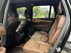 2022 Volvo XC90 B5 Zhixing Luxury 7-seater, чёрный — фото 9
