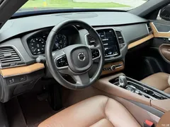 2022 Volvo XC90 B5 Zhixing Luxury 7-seater, чёрный — фото 12