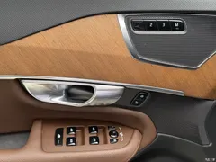 2022 Volvo XC90 B5 Zhixing Luxury 7-seater, чёрный — фото 13