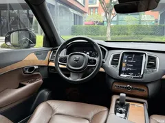 2022 Volvo XC90 B5 Zhixing Luxury 7-seater, чёрный — фото 15