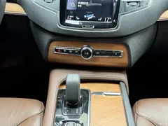 2022 Volvo XC90 B5 Zhixing Luxury 7-seater, чёрный — фото 18