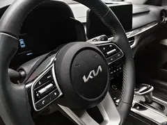2023 Kia K3 1.5L CVT Luxury, белый — фото 6