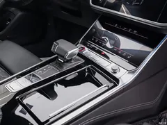 2022 Audi RS 6 RS 6 4.0T Avant — фото 7