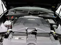 2021 Audi Q8 55 TFSI Premium Dynamic Model, чёрный — фото 16