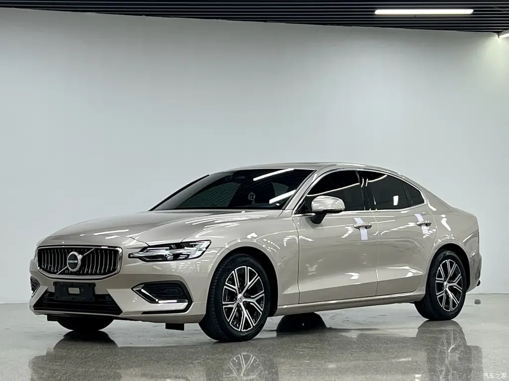 2023 Volvo S60 B4 Zhiyi Luxury