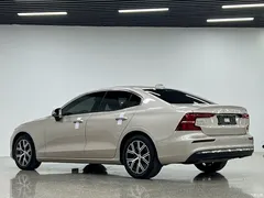 2023 Volvo S60 B4 Zhiyi Luxury — фото 3