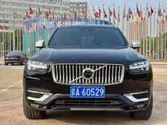 2021 Volvo XC90 B5 Luxury 7-seat, чёрный — фото 2