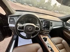 2021 Volvo XC90 B5 Luxury 7-seat, чёрный — фото 8