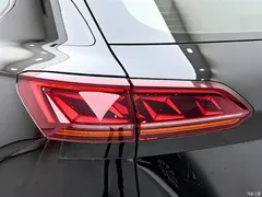 2022 Volkswagen Touareg 3.0TSI Ruixiang Obsidian Sports Package, чёрный — фото 9