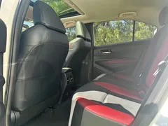 2021 Toyota Corolla TNGA 1.5L CVT GR SPORT Sport, белый — фото 6