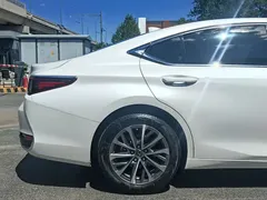 2021 Lexus ES 200, белый — фото 12