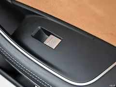 2023 Audi A8 A8L 50 TFSI quattro Premium Selection, чёрный — фото 28