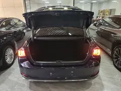 2020 Lexus ES 300h Premium, синий — фото 19