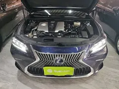 2020 Lexus ES 300h Premium, синий — фото 20