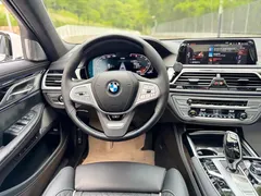 2019 BMW 7 Series 7 M760Li xDrive V12, белый — фото 17