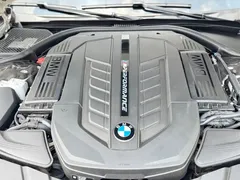 2019 BMW 7 Series 7 M760Li xDrive V12, белый — фото 24