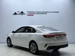 2023 Kia K3 1.5L CVT Luxury, белый — фото 4