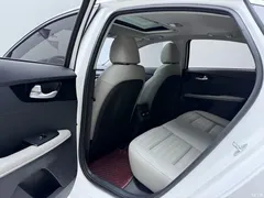 2023 Kia K3 1.5L CVT Luxury, белый — фото 23