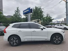 2024 Volvo XC60 4WD Luxury, белый — фото 14