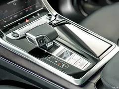 2021 Audi Q8 55 TFSI luxury dynamic model — фото 12