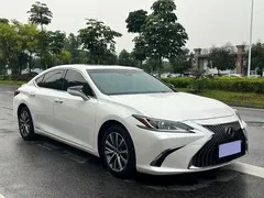 2021 Lexus ES 300h, белый — фото 3