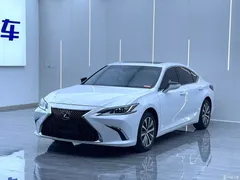 2021 Lexus ES 200 Excellence, белый — фото 1