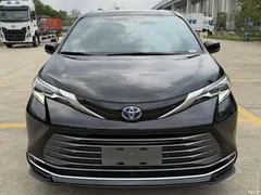 2023 Toyota Sienna 2.5L Hybrid Luxury — фото 3