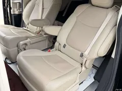 2023 Toyota Sienna 2.5L Hybrid Luxury — фото 5