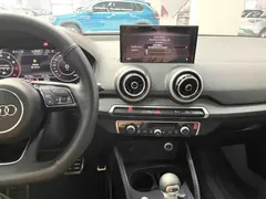 2022 Audi Q2L 35 TFSI Luxury Dynamic, белый — фото 11