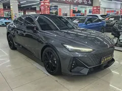2023 Changan UNI-V 1.5T Premium Type — фото 2