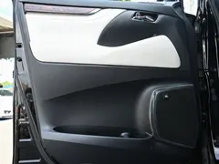 2020 Toyota Alphard Hybrid 2.5L Luxury, чёрный — фото 11
