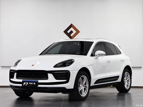 2022 Porsche Macan Macan 2.0T