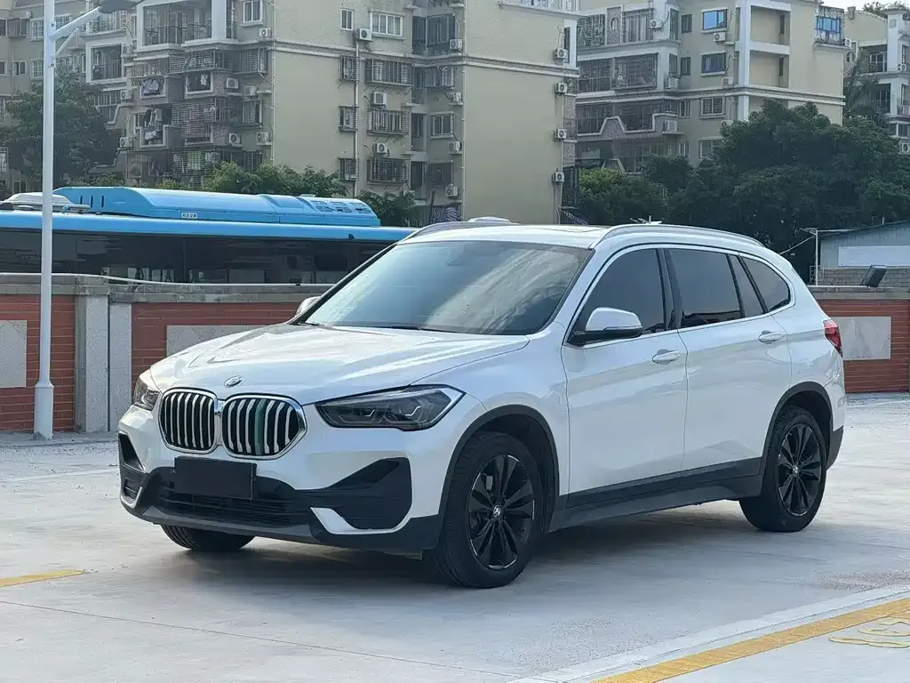 2022 BMW X1