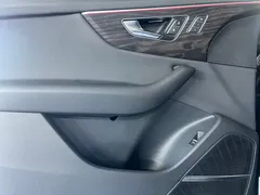 2022 Audi Q8 55 TFSI, чёрный — фото 16