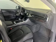 2022 Audi Q8 55 TFSI, чёрный — фото 18