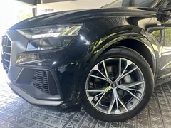 2022 Audi Q8 55 TFSI, чёрный — фото 22