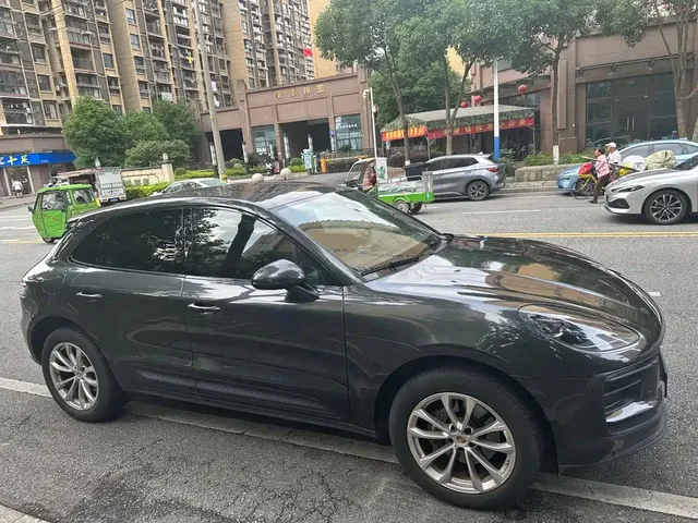 2023 Porsche Macan 2.0T