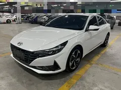 2022 Hyundai Elantra 1.5L CVT LUX Premium, белый — фото 1