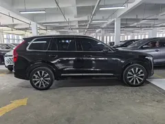 2022 Volvo XC90 B5 Luxury 7, чёрный — фото 2