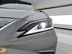 2022 Lexus ES 200 Excellence — фото 5