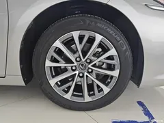 2022 Lexus ES 200 Excellence — фото 6