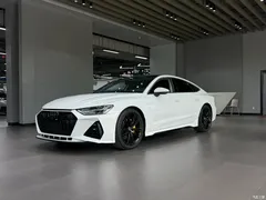 2022 Audi A7 45 TFSI Premium Selection, белый — фото 1