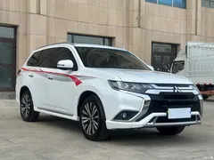 2021 Mitsubishi Outlander 2.4L 4WD Enjoy 7 seats, белый — фото 3