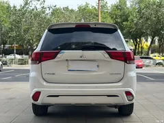 2021 Mitsubishi Outlander 2.4L 4WD Enjoy 7 seats, белый — фото 13