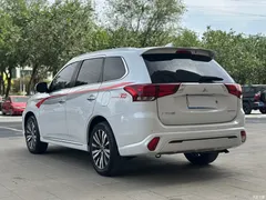 2021 Mitsubishi Outlander 2.4L 4WD Enjoy 7 seats, белый — фото 14