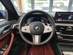 2023 BMW 5 Series 530Li Leading M Sport Package, чёрный — фото 13