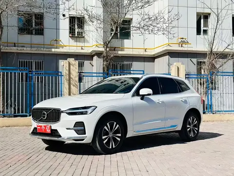 2023 Volvo XC60 4WD Luxury