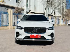 2023 Volvo XC60 4WD Luxury, белый — фото 2