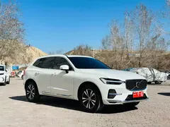 2023 Volvo XC60 4WD Luxury, белый — фото 3